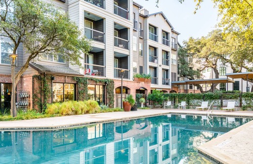 Travis Heights Casa | Mint House Austin - South Congress