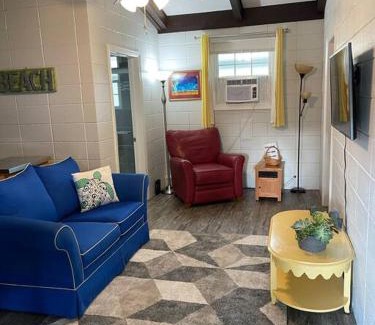 Crescent Beach Apartamento | Mint Mermaid/walk 2 beach/pets ok/Golf Cart option