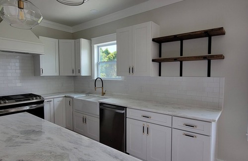 Gulfport Cabaña | "MINT TO SEA" New Beach Cottage with porch views - 900 ft from the beach!