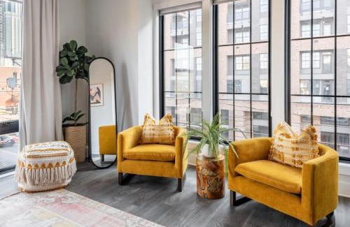 Charlotte Casa | Minter Teal with Rooftop Balcony
