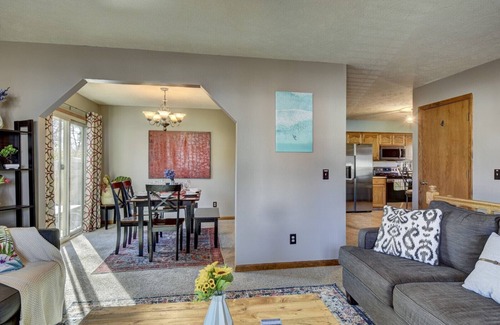 Council Bluffs Casa | Minutes away by foot to pedestrian bridge