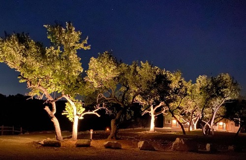 Dripping Springs Cabaña | Minutes away from numerous wine tasting rooms & distilleries
