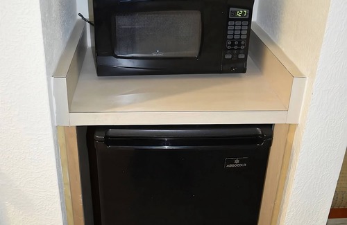 Old Town Hotel | Minutes Away from San Diego Zoo! 3 Modern Units w/ Breakfast! Parking, Patio