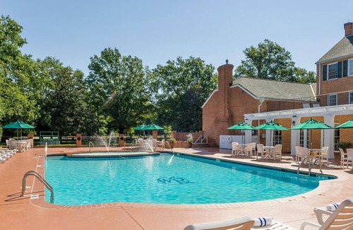 Williamsburg Villa | Minutos de Busch Gardens y Water Country USA con piscina en el resort y estacionamiento gratuito