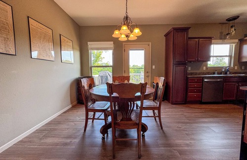 Jefferson City Casa | Minutes from Capital - Family Friendly Jeff City Retreat