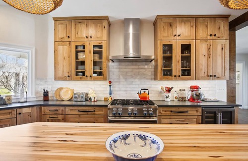 St. Michaels Casa | Minutes from Downtown St. Michaels | Pool | Kayaks | 350 Ft of Shoreline | Luxur