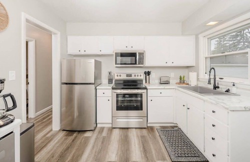 Oshkosh Casa | Minutes from Downtown, EAA, University - 3 bedroom