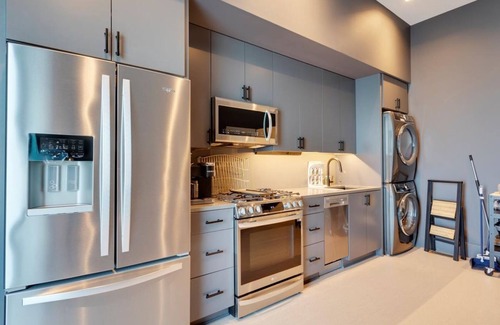 Easton Casa | Minutes from Downtown Easton and St. Michaels | Pool | Hot Tub | Pool House | Lu