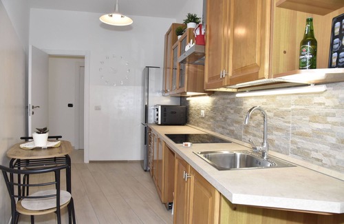 Zona XV Torre Maura Apartamento | Minutes from downtown with the subway only 20 m from the house.