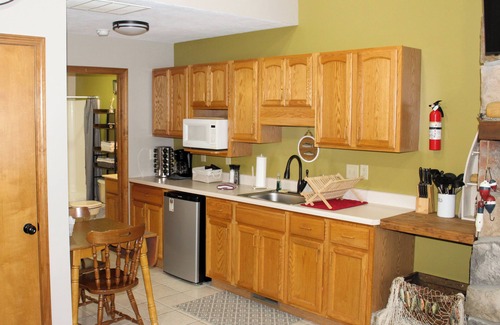 Makanda Cabina | Minutes from Giant City - SIU - Shawnee Winetrail - Shawnee Forest - Cedar Lake