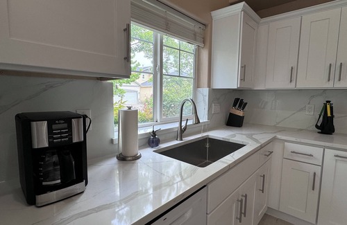 Hillsboro Casa | Minutes from Intel, Location!
