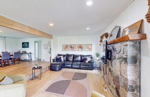 Petoskey Casa | Minutes from it All