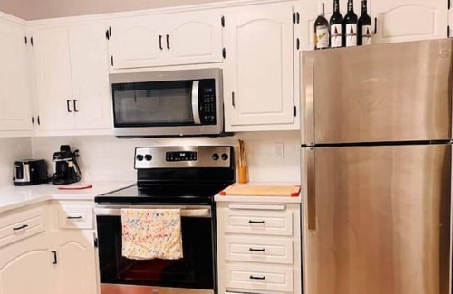 Bellevue Condominio | Minutes from Lambeau field