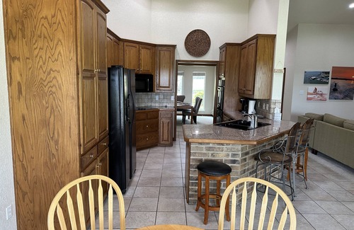 Kingston Casa | Minutes from Marina Del Rey and Boat Ramps at Soldier Creek on Lake Texoma.