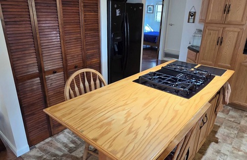 Dunnellon Casa | Minutes from Rainbow Springs, 2/2, lake front home! Beautiful back porch!