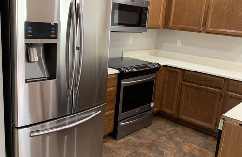 Harbor Island Casa | Minutes from State Farm Stadium. West Gate Lake front