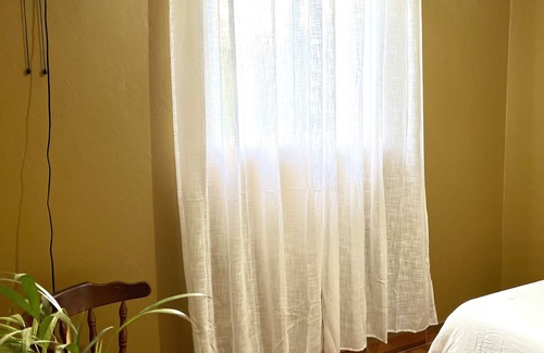 Middle Quarters Casa | Minutes from Ys Falls, Safari and Zoo— w/ Bar and Restaurant onsite