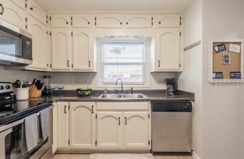 Huntsville Casa | Minutes to Arsenal & Downtown- Rocket City Retreat