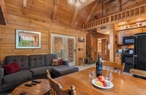 Ridgedale Cabina | Lil Treehouse! ¡Wi-Fi gratis!