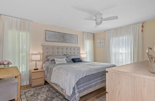 Crystal River Casa | Minutes to boat ramps and beach and private pool!