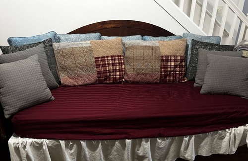 Etna Casa | Minutes to Cayuga Lake, Cornell, IC, museums and wineries