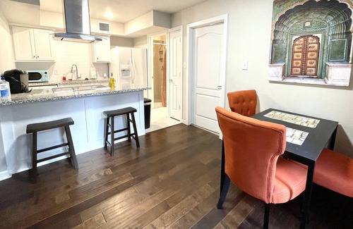 Spring Branch Central Apartamento | 🤩 Minutes to CITY CENTRE & Galleria