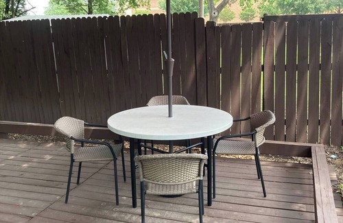 Allen Casa | Minutes to Convention center, family retreat, Pet-Friendly! King bed