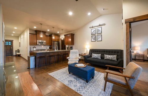 Park City Casa | Luxury home minutes to Jordanelle with balcony, BBQ, firepit, hot tub, hiking and biking nearby