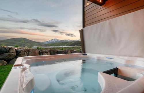 Park City Casa | Minutes to Deer Valley and Park City, Private Hot Tub, Mountain Views, Living + Family, More