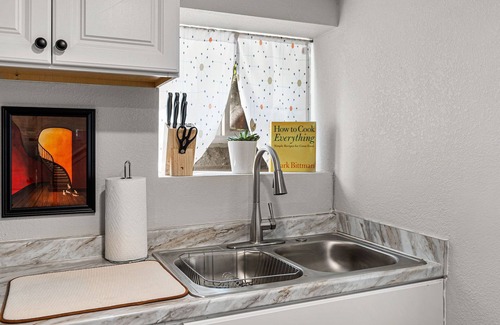 Westwood Apartamento | Minutes to Downtown Denver with Easy Mountain Access