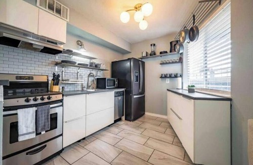 East Riverside - Oltorf Condominio | Minutes to downtown Patio Free Parking TV in room