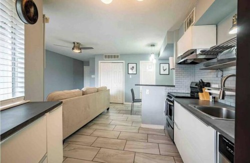 East Riverside - Oltorf Condominio | Minutes to downtown Patio Free Parking TV in room