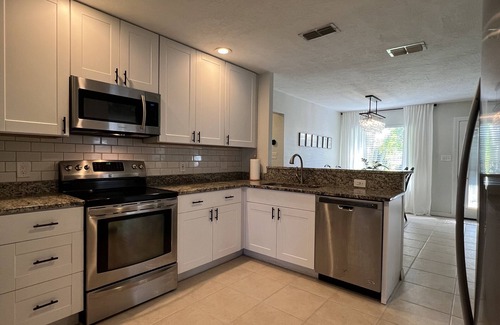 Sun Bay South Casa | Minutes to Downtown - Pool - Dog Friendly