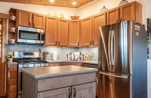 Hanover Casa | Bird Cottage @ Sorriso Vineyard Galena Illinois