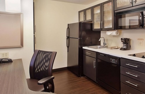 Southfield Complejo | Minutes to Marvin’s Marvelous Mechanical Museum! Private Kitchen, Free Parking