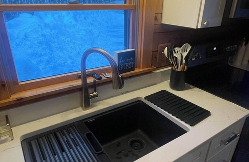 Shirley Mills Cabina | Minutes to Moosehead Lake, ATV Trails from driveway, Hiking, Mountain Biking