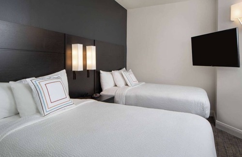 Arts/Warehouse District Complejo | Minutes to New Orleans Jazz Museum! Free Breakfast, Outdoor Pool, Pet-friendly!