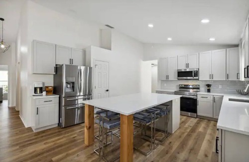 Lake Davenport Estates Casa | Minutes to Parks/ Pets Friendly/ Game Room