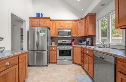 South Harwich Casa | Minutes to Red River Beach Dog Friendly