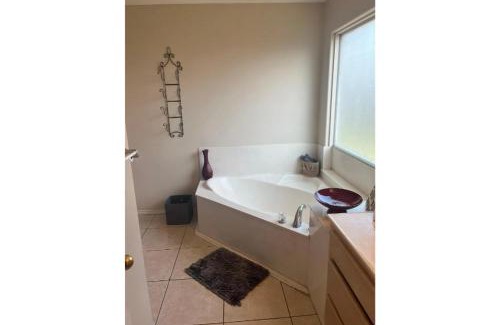 Pharr Casa | Minutes to Shopping, Dining and Fun Family Stay - Sleeps 6