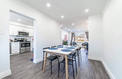 Burlington Casa | Minutes to Stunning Lakefront - 2 King Beds
