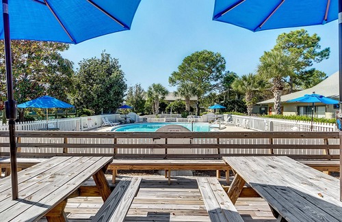 Seagrove Beach Condominio | Minutes to the Beach @ Beachwood Villas 4C in Seagrove - 2 Pools, 1st Floor