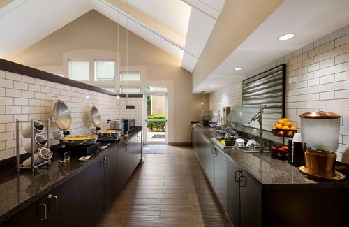 Richardson Hotel | Minutes to The Dallas Arboretum and Botanical Gardens! Private Kitchen, Parking