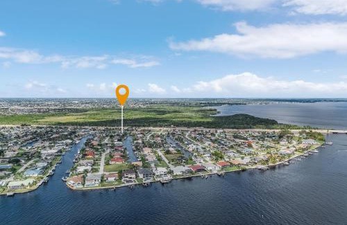 Caloosahatchee Casa | Minutes to the River!, Dock and Pool - Villa Gold Coast - Roelens Vacations