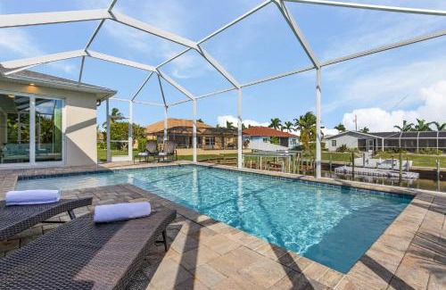 Caloosahatchee Casa | Minutes to the River!, Dock and Pool - Villa Gold Coast - Roelens Vacations