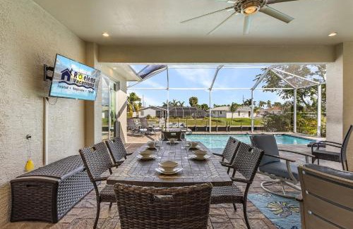 Caloosahatchee Casa | Minutes to the River!, Dock and Pool - Villa Gold Coast - Roelens Vacations