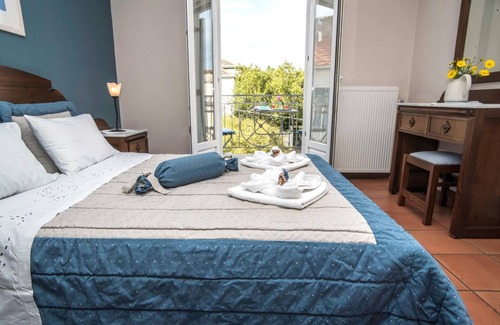 Galaxidi Casa | Mira Mare Hotel