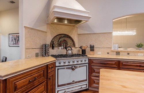 Paso Robles Casa | Mira Vista Vineyard Estate - Pool and Spa