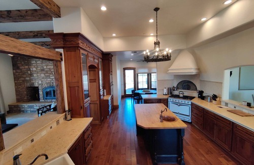 Paso Robles Casa | Mira Vista Vineyard Estate - Pool and Spa