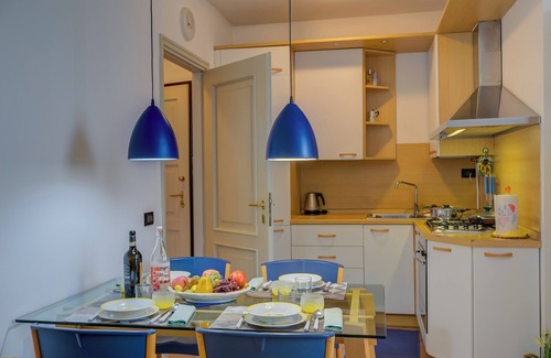 Salo Apartamento | Mirabella Lake View & Private Parking